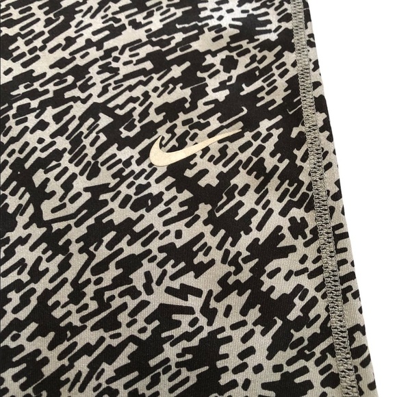 Nike Pronto Essential Running Crop Leggings/Tights Size Medium - Picture 4 of 8